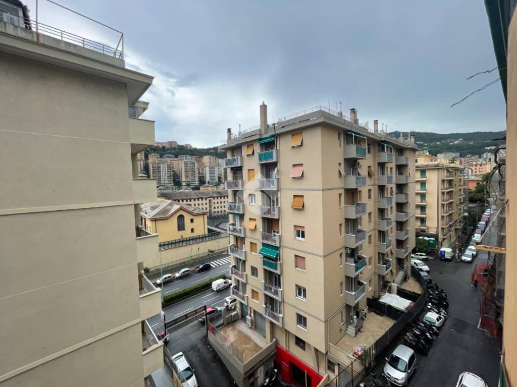 Appartamento in vendita a Genova via Giuseppe Piantelli