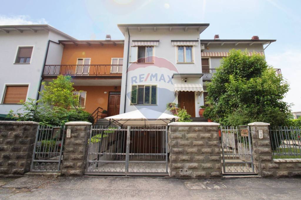 Villa a Schiera in vendita a Polesine Zibello via Musini, 12