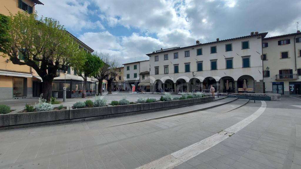 Casa Indipendente in vendita a Barberino di Mugello piazza Camillo Benso di Cavour