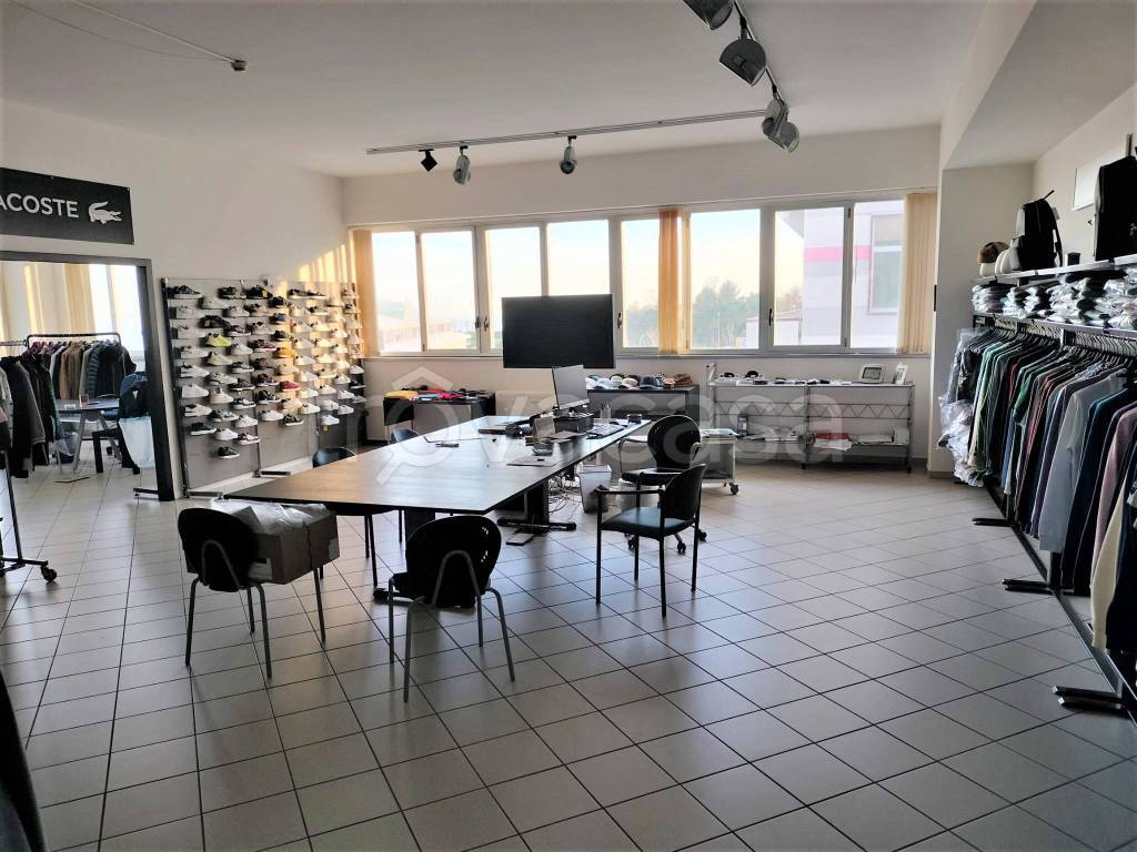 Ufficio in vendita ad Aci Sant'Antonio viale Andrea Doria, 26