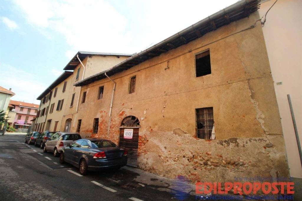 Casa Indipendente in vendita a Rovellasca via Cavour