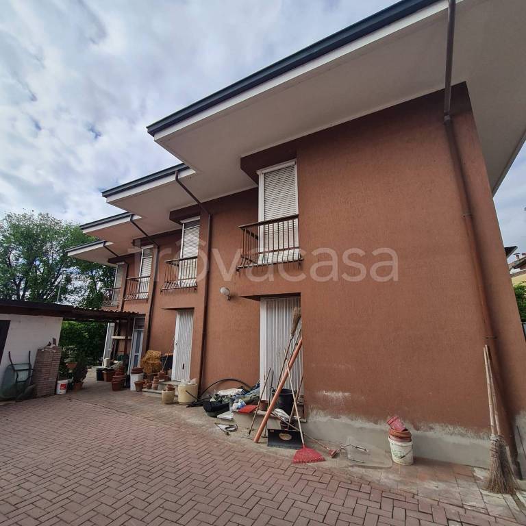 Villa in vendita a San Martino Siccomario via Roma