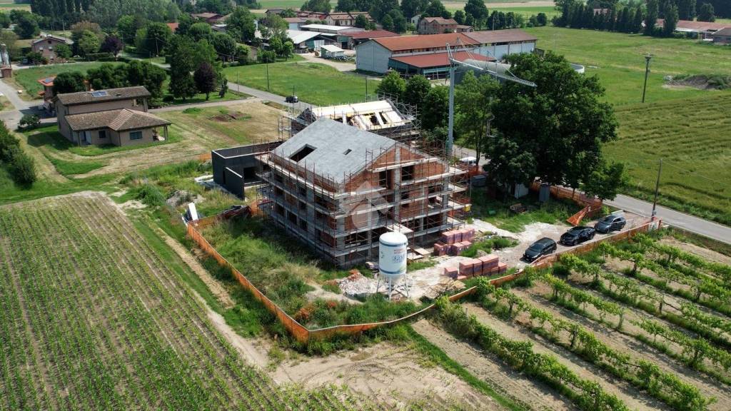 Villa Bifamiliare in vendita a Reggio nell'Emilia via Ezio Comparoni