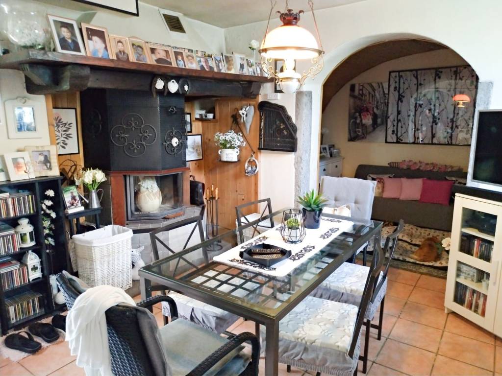 Casa Indipendente in vendita a Ornavasso frazione Migiandone, 93