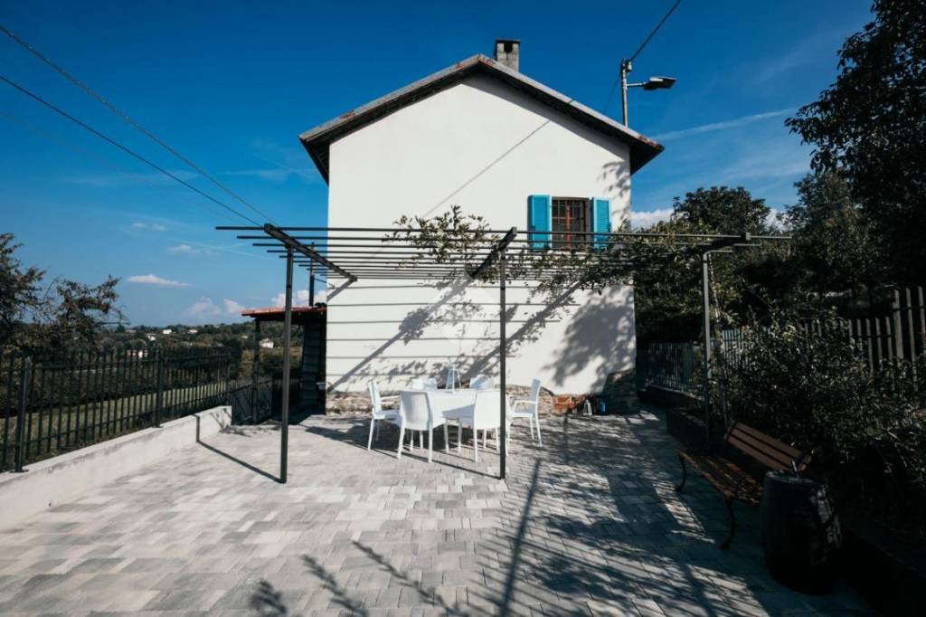 Casa Indipendente in vendita a Santo Stefano Belbo località Robini, 54