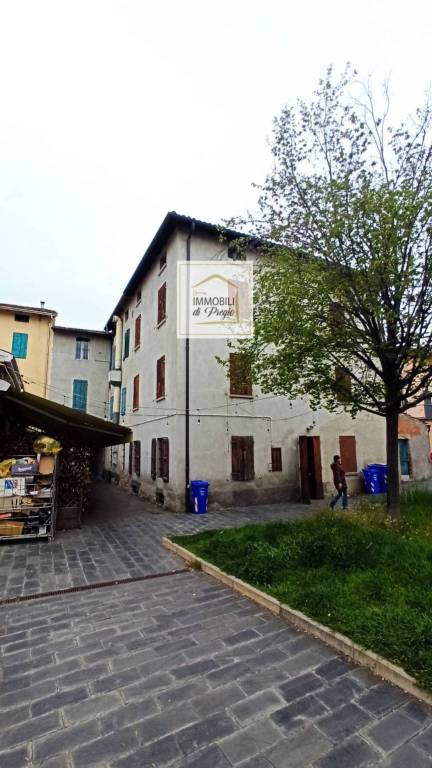 Appartamento in vendita a Traversetolo piazza Giuseppe Mazzini