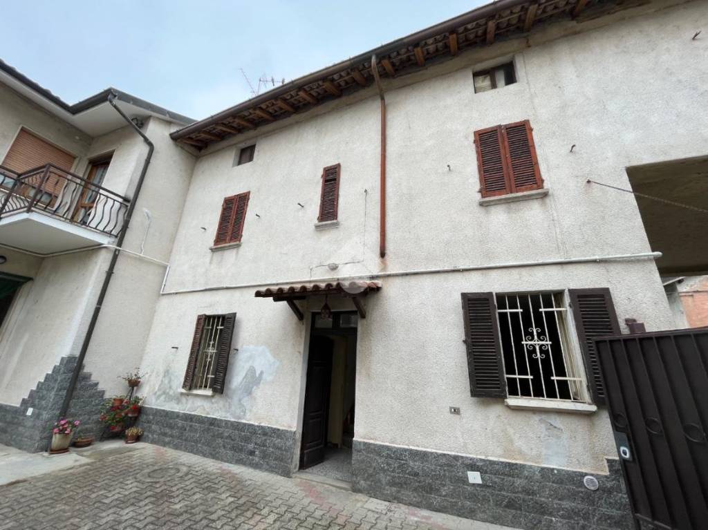 Casa Indipendente in vendita a Borgo San Siro via Maestra, 68