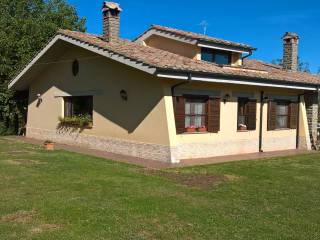 Villa in in vendita da privato a manziana via del condottino, 22