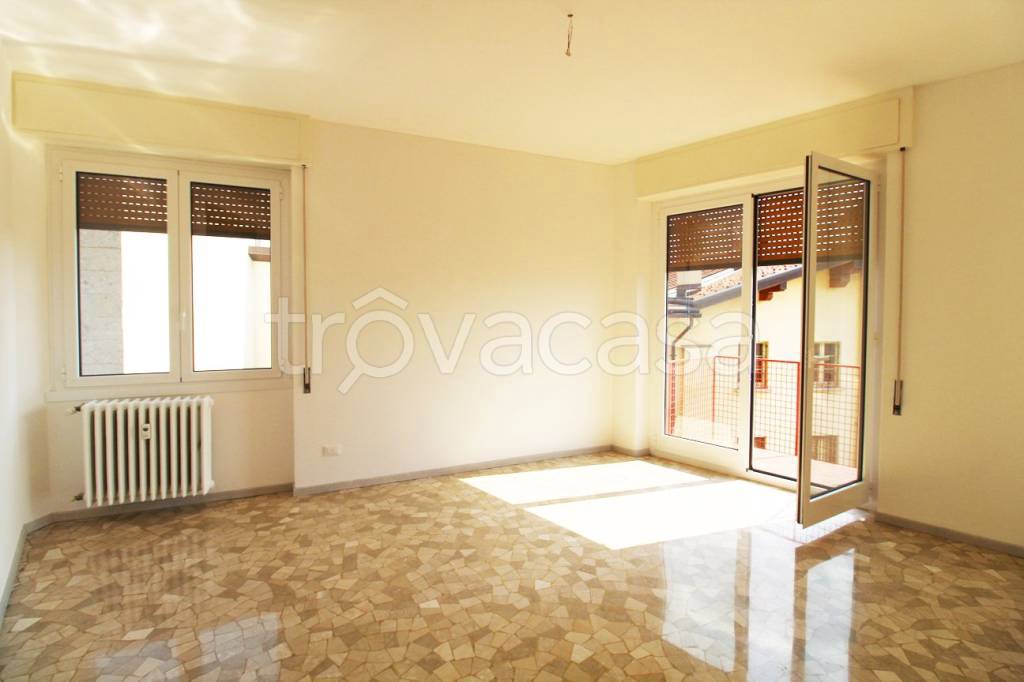 Appartamento in vendita a Cantù piazza Giuseppe Garibaldi