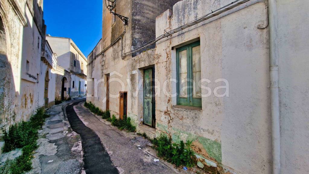 Casa Indipendente in vendita a Castrignano del Capo via della Vittoria, 9