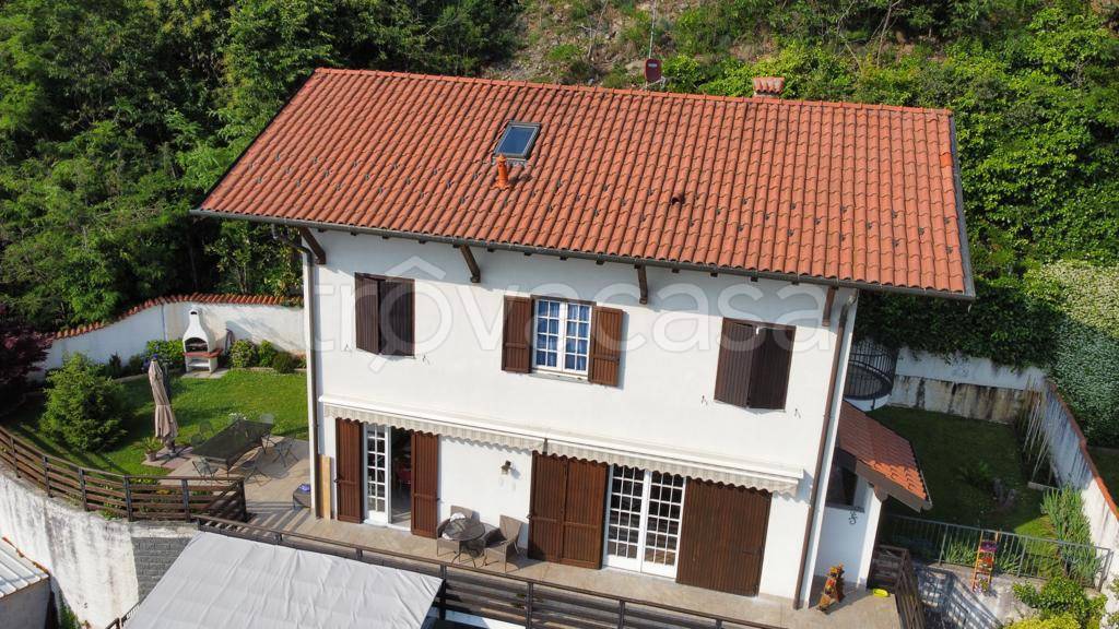 Villa in vendita a San Fermo della Battaglia via Montagnola, 22