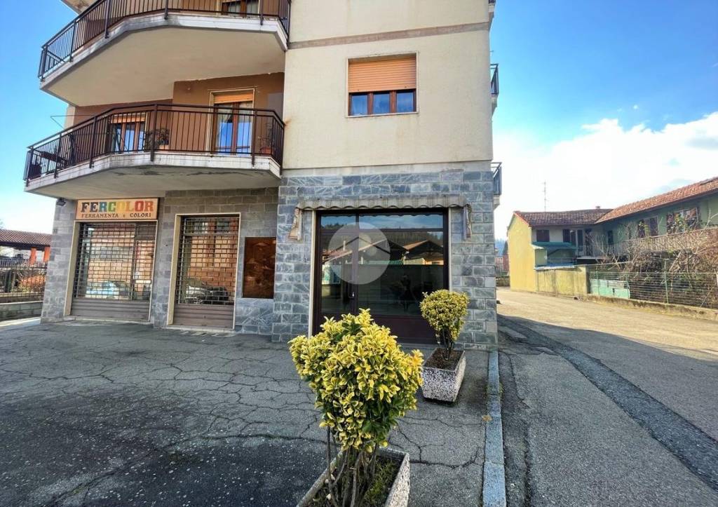 Negozio in vendita ad Andorno Micca via Cavalieri di Vittorio Veneto, 37