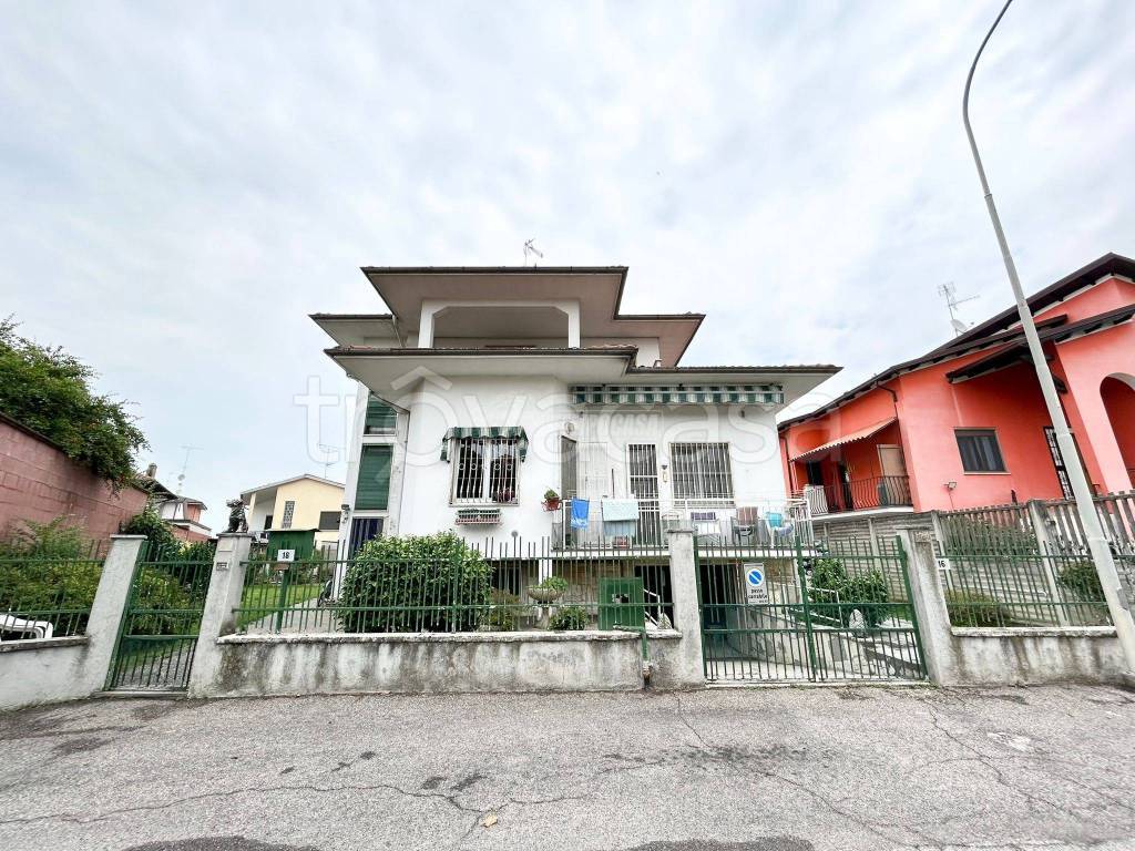 Villa Bifamiliare in vendita a Mortara via Bruno Buozzi 18