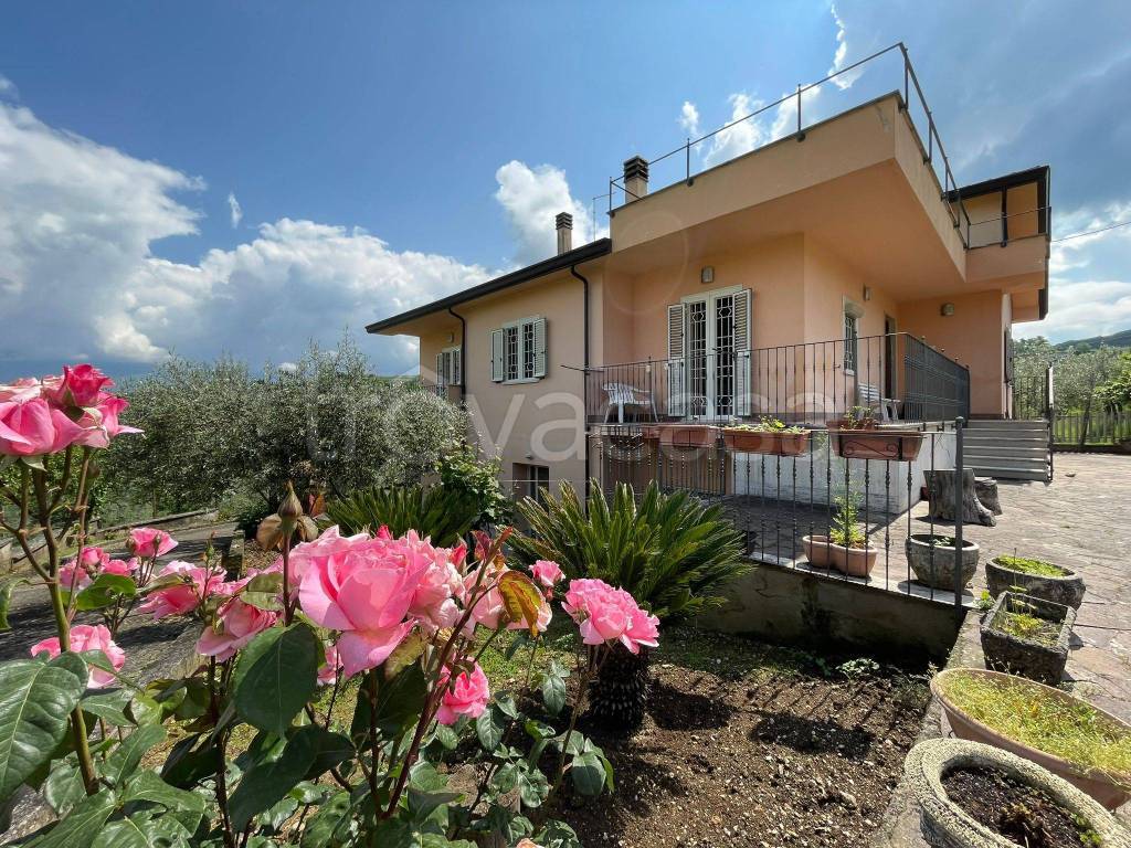 Villa in vendita ad Arpino via Pietro Nenni, 10