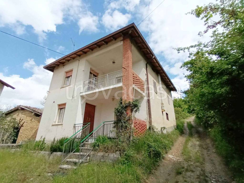 Villa in vendita a Carpineti via Pontone