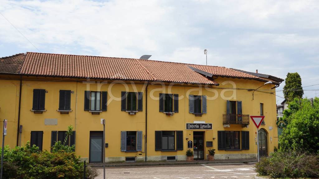Hotel in vendita a Taino via Giuseppe Garibaldi