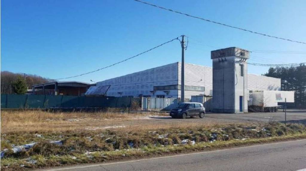 Capannone Industriale in vendita a Suno via pieve 29