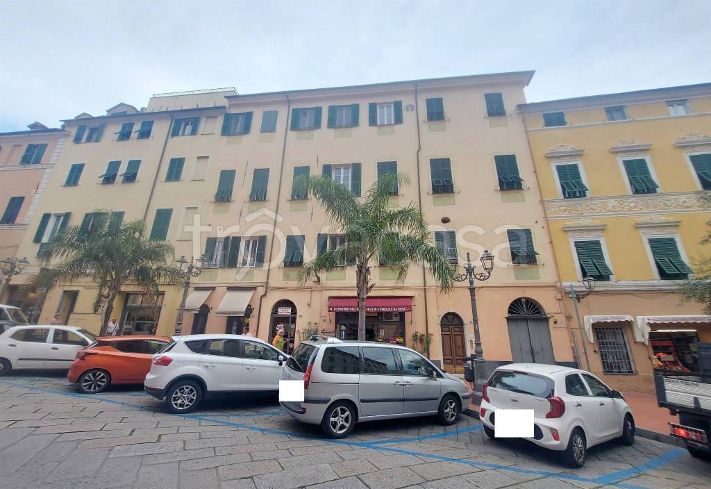 Appartamento in vendita a Imperia via Felice Cascione