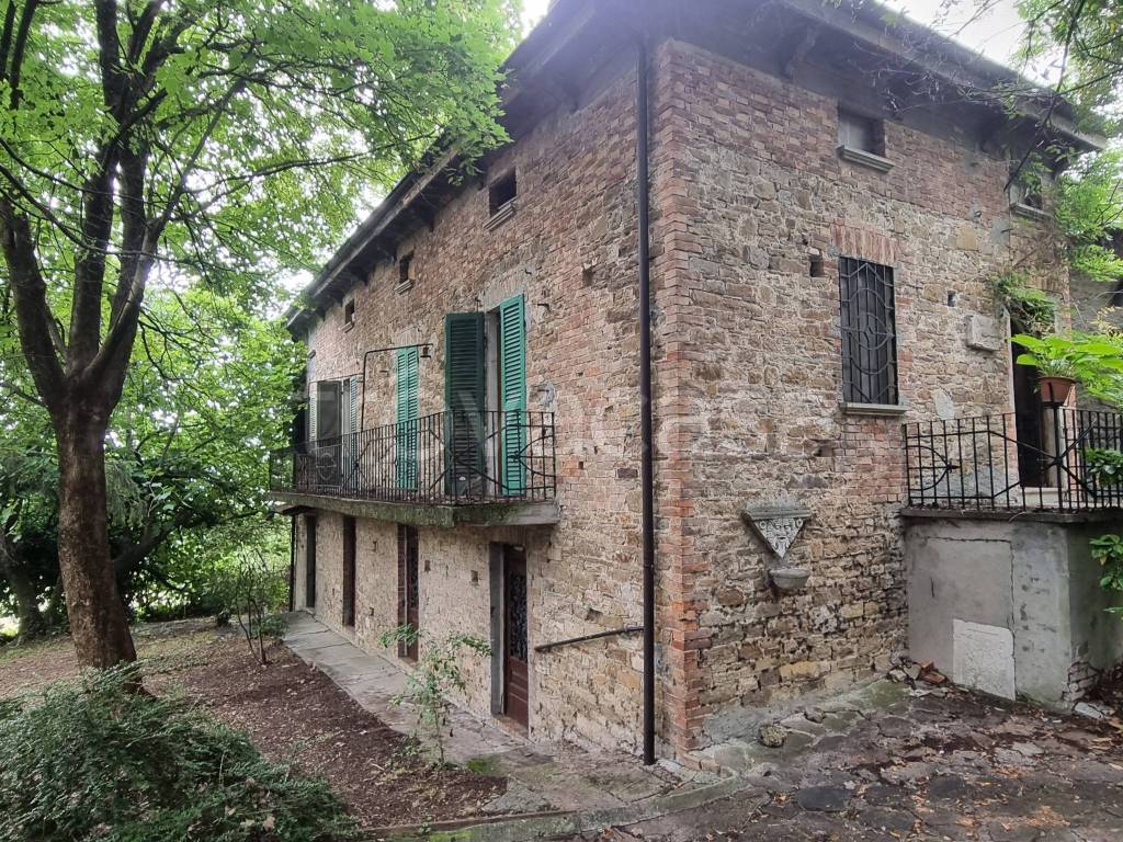 Villa in vendita a Lugagnano Val d'Arda via Europa