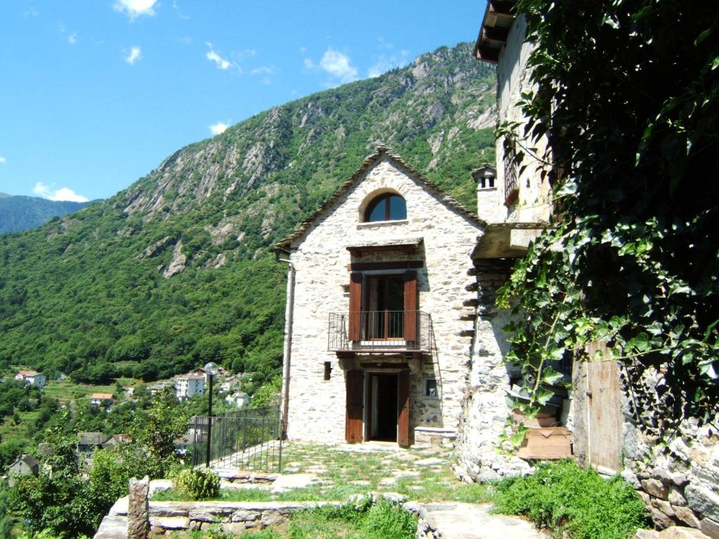 Casa Indipendente in affitto a Crevoladossola via Valle Formazza, 25