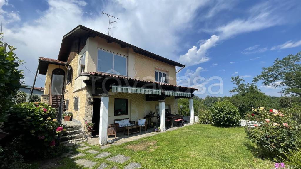 Villa Bifamiliare in vendita a Biella strada Barazzetto Vandorno, 18