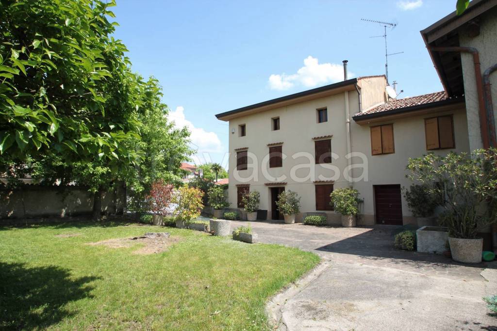 Villa in vendita a Farra d'Isonzo via Gorizia, 18