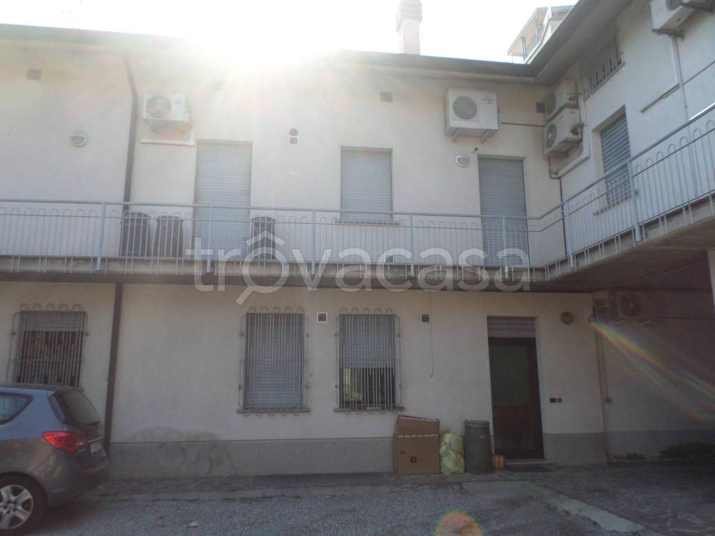 Appartamento in vendita a Cesano Maderno via Raffaello Sanzio
