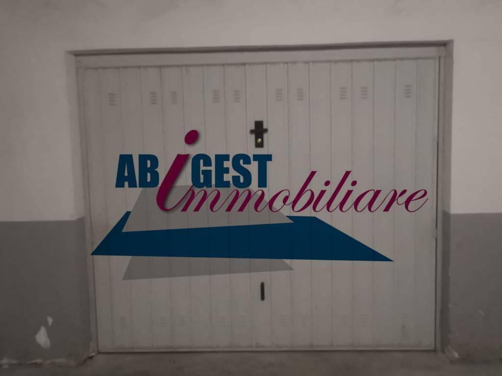 Garage in vendita a Frosinone via Alessandro Ciamarra, 2