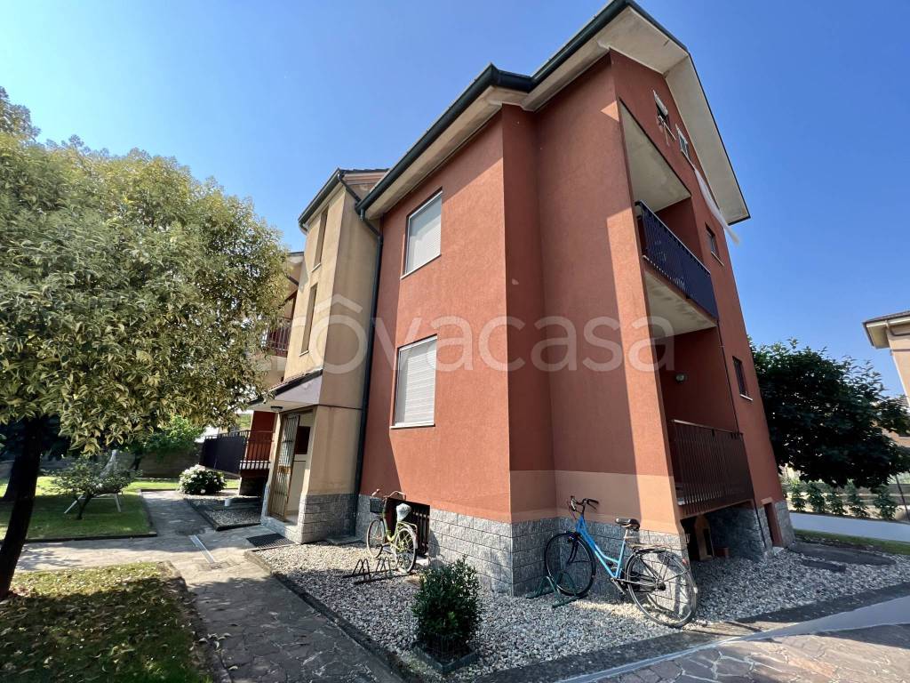 Villa in vendita a Secugnago via Piave, 23