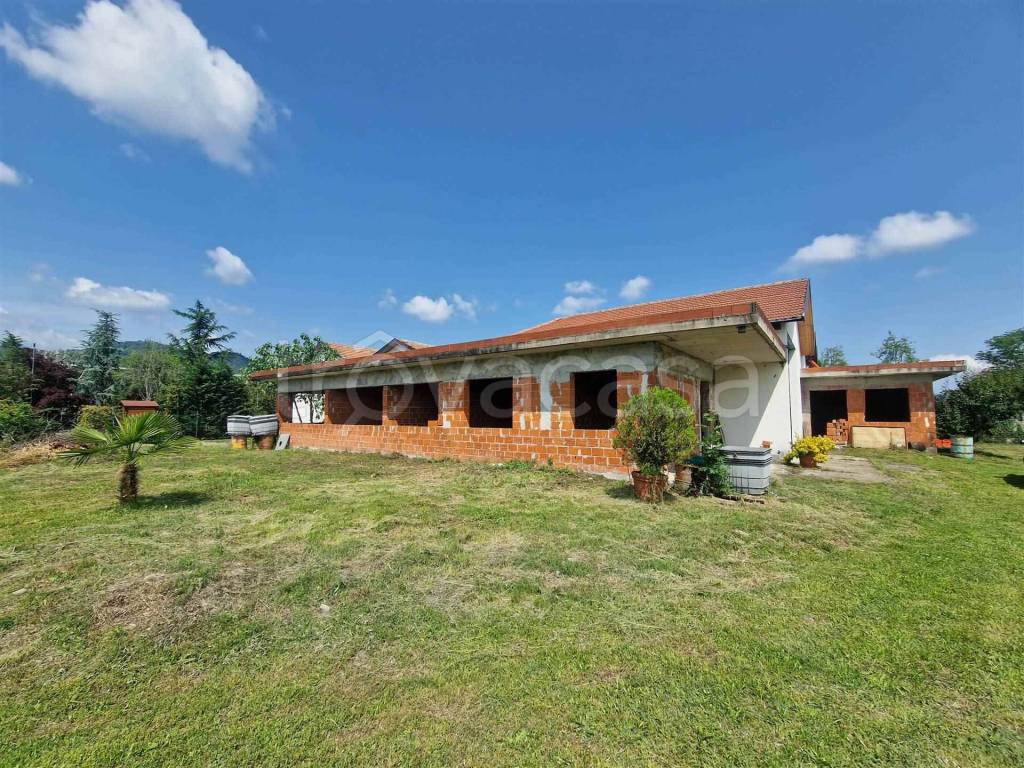 Villa in vendita a Biella strada alla Cascina Cortella, 67