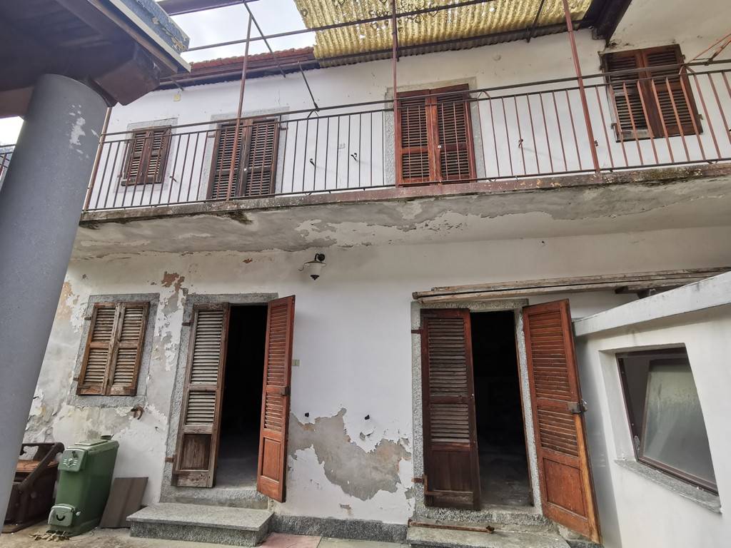 Casa Indipendente in vendita a Casale Corte Cerro via Cafferonio