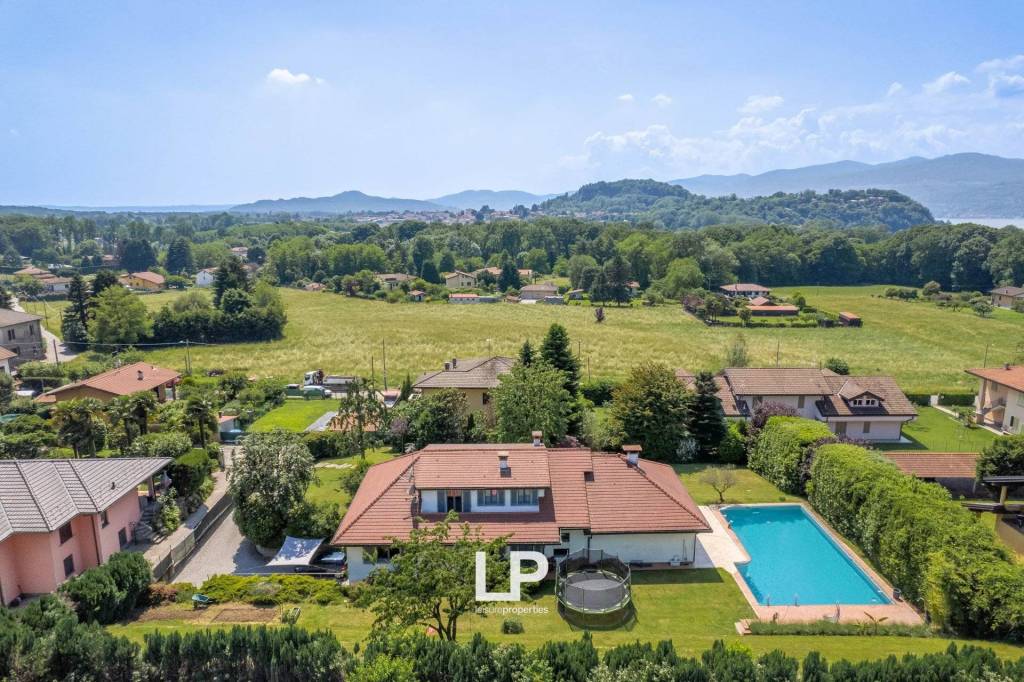 Villa in vendita a Ispra via dei Castagni, 26