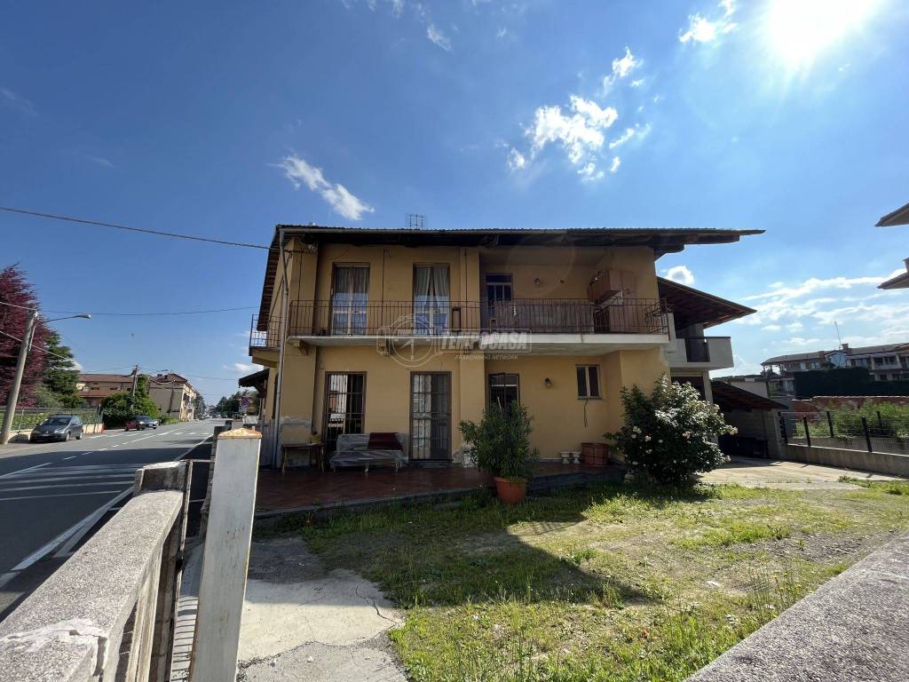 Casa Indipendente in vendita a Castellamonte via XXV Aprile 10