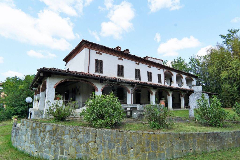 Villa in vendita a Castell'Alfero via Garieto 13