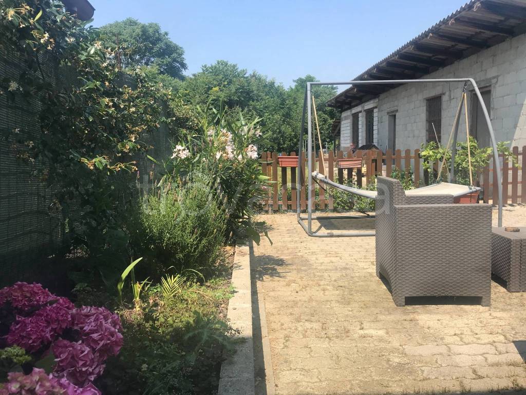 Casa Indipendente in vendita a Corteolona e Genzone via Felice Cavallotti, 40