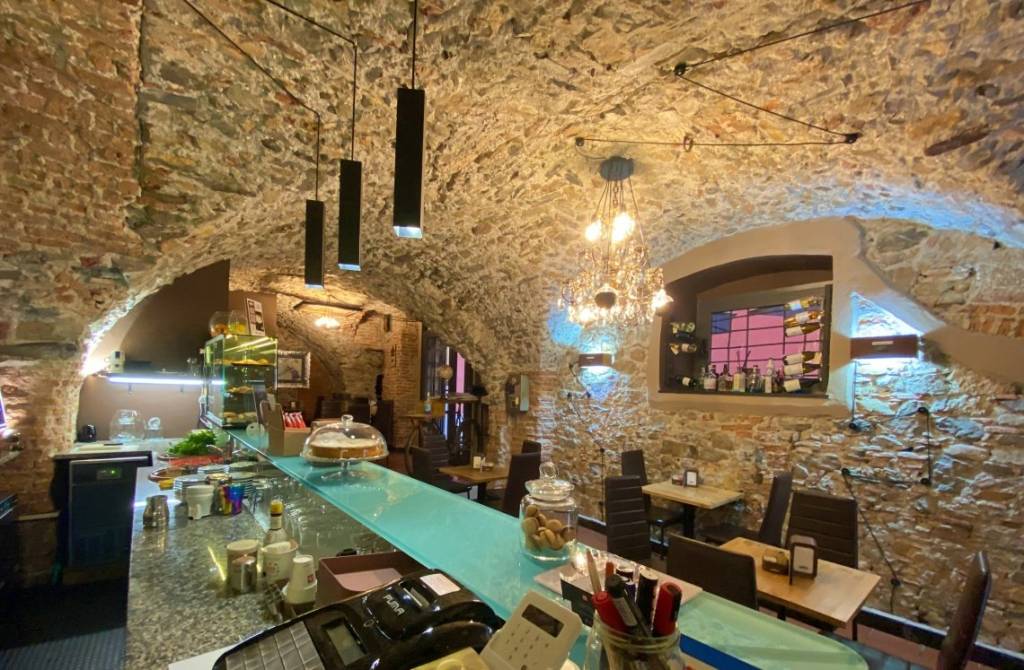 Bar in vendita ad Albenga via Gian Maria Oddo
