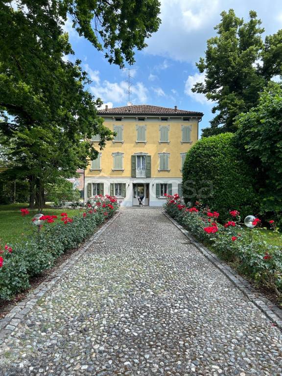 Villa Bifamiliare in vendita a Correggio