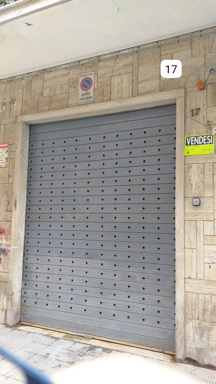Garage in vendita a Bari via Massimiliano Majer, 17