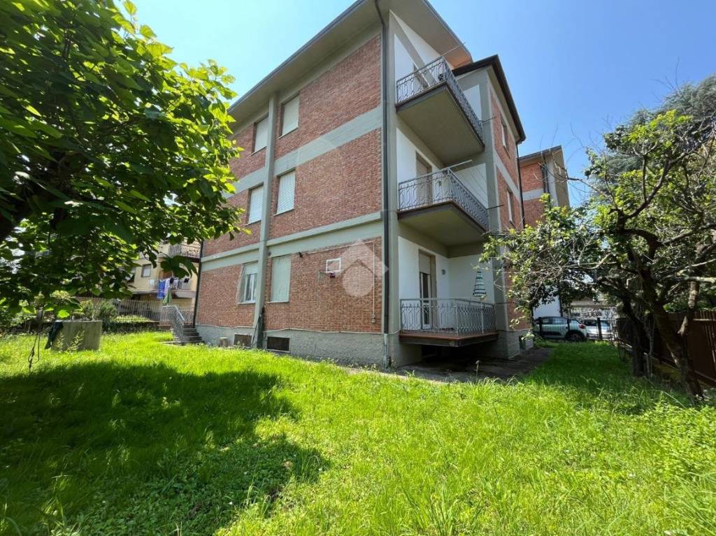 Appartamento in vendita a Sarzana via Falcinello, 18