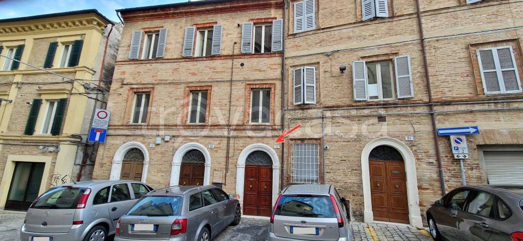 Magazzino in in affitto da privato a Macerata via Vincenzo Gioberti, 27