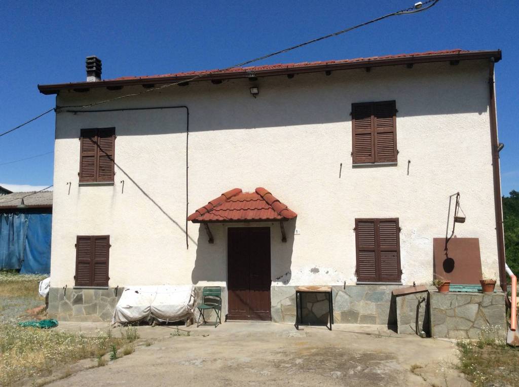 Casale in vendita a Maranzana regione Cervino