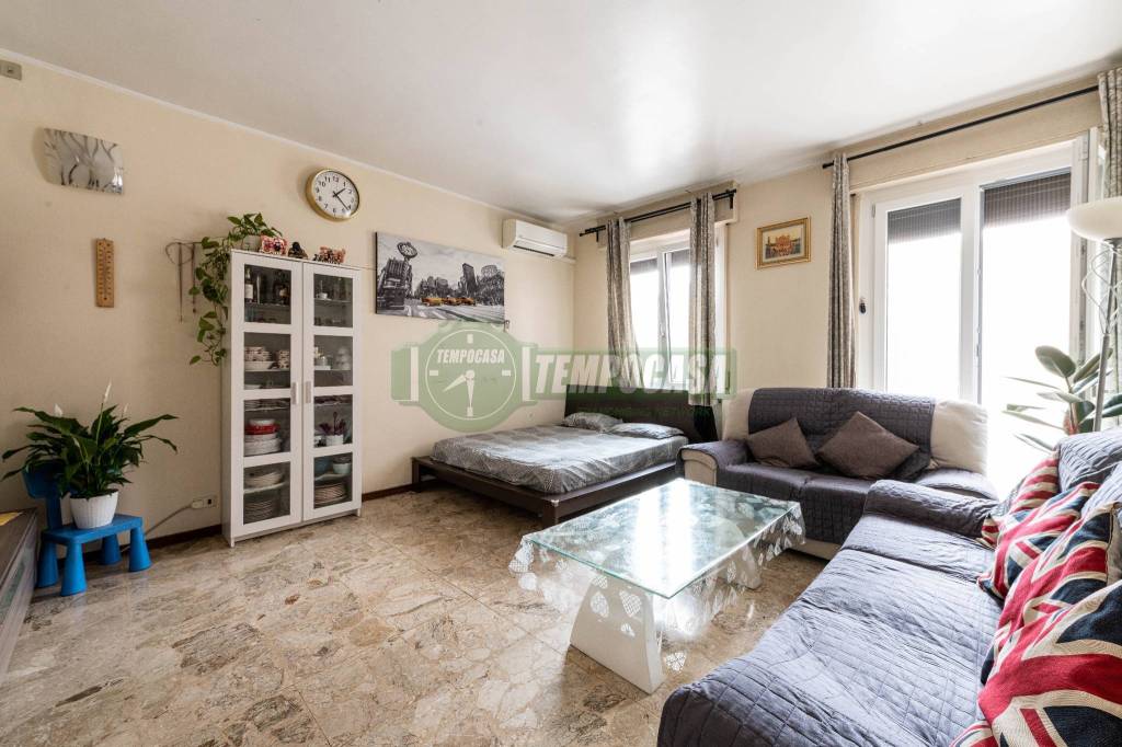 Appartamento in vendita a Carnate via Carlotta Banfi Premoli, 10