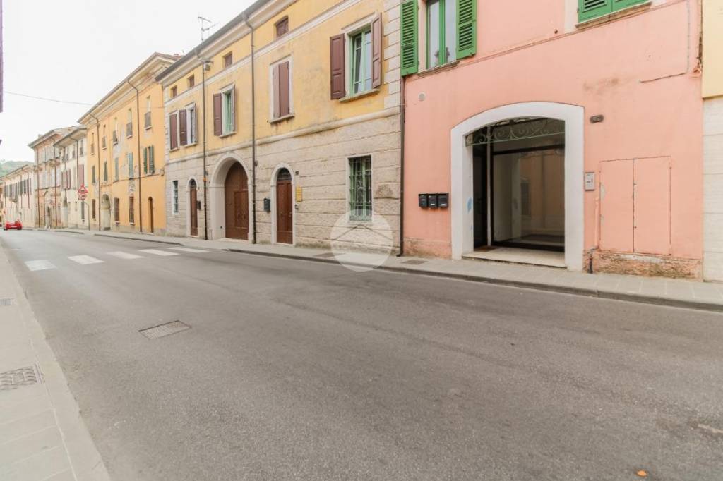 Negozio in affitto a Castiglione delle Stiviere via Ascoli, 47