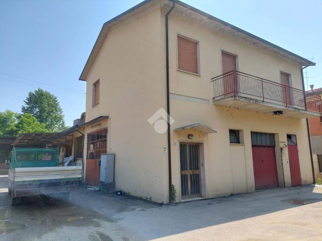 Casa Indipendente in vendita a Valsamoggia viale dei Martiri, 48