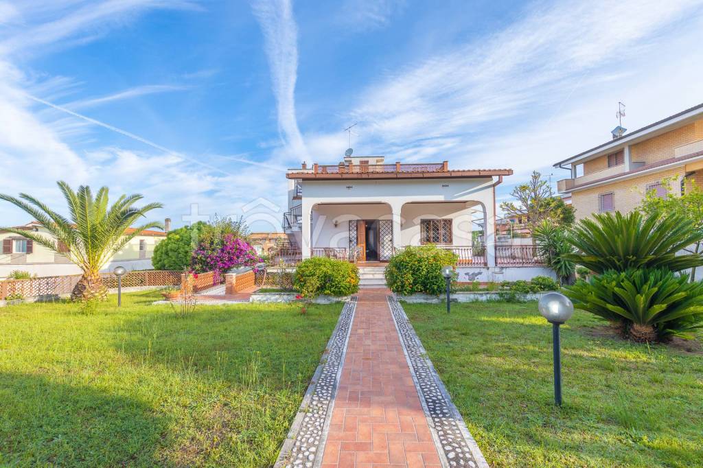 Villa in vendita ad Anzio via Belvedere, 51