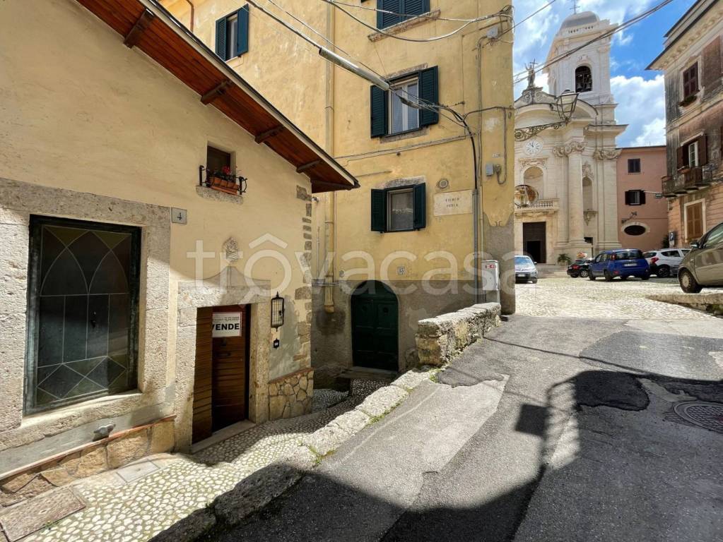 Casa Indipendente in vendita ad Arpino piazza Santa Maria
