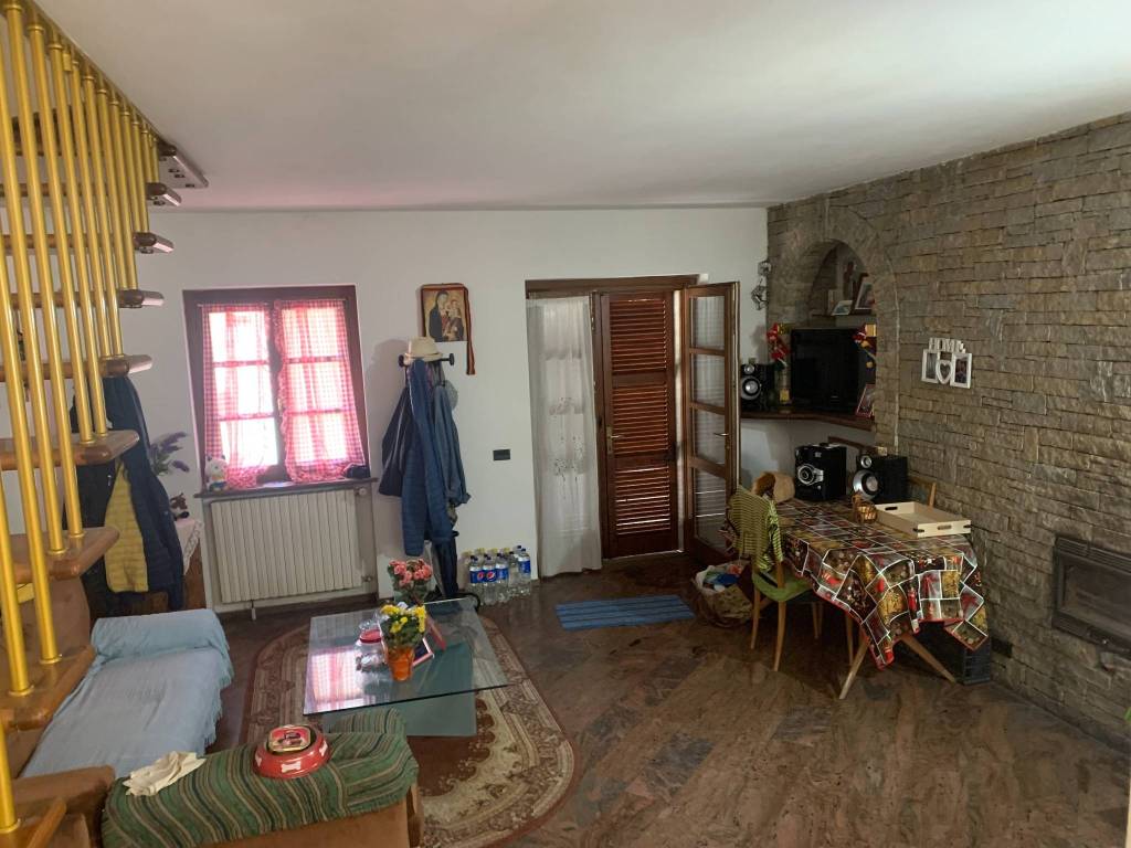 Casa Indipendente in vendita a Cosio Valtellino via Valbruna