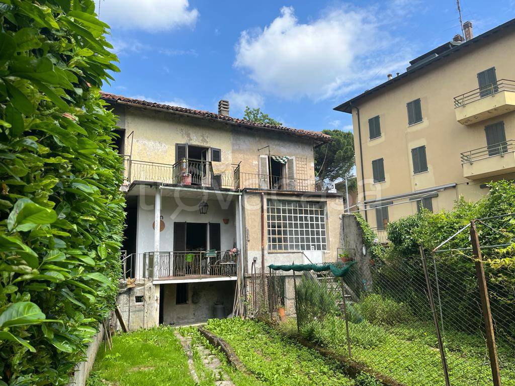 Casa Indipendente in vendita a Nibionno via Angelo Conti, 25