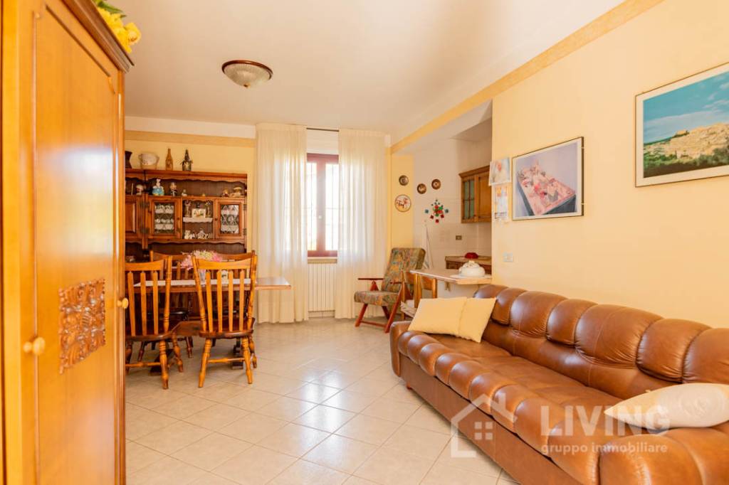 Appartamento in vendita a Loreto Aprutino contrada Passo Cordone, 23