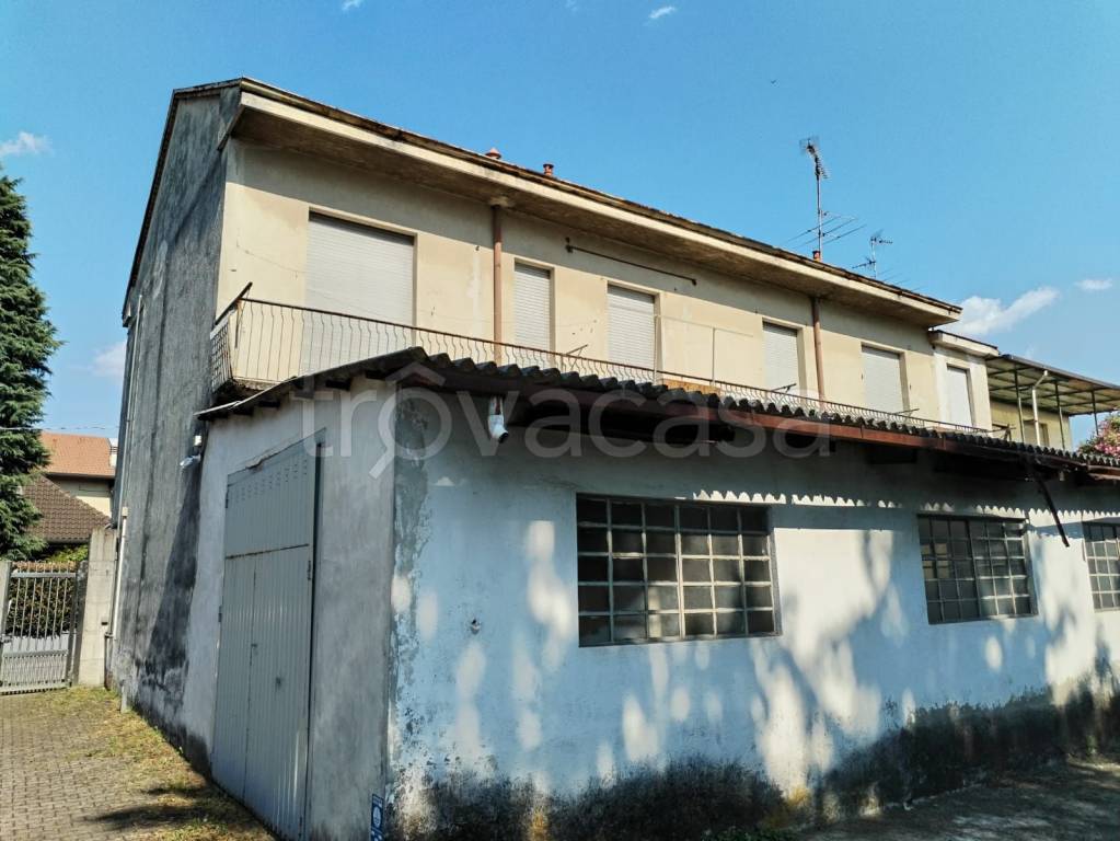 Casa Indipendente in vendita a Desio via Dante Alighieri, 63